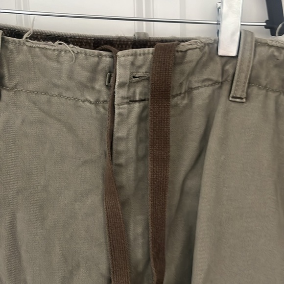 Vintage Men’s Khaki Green Cargo Pants. 36-34. Gap. Numerous pockets - Picture 7 of 10